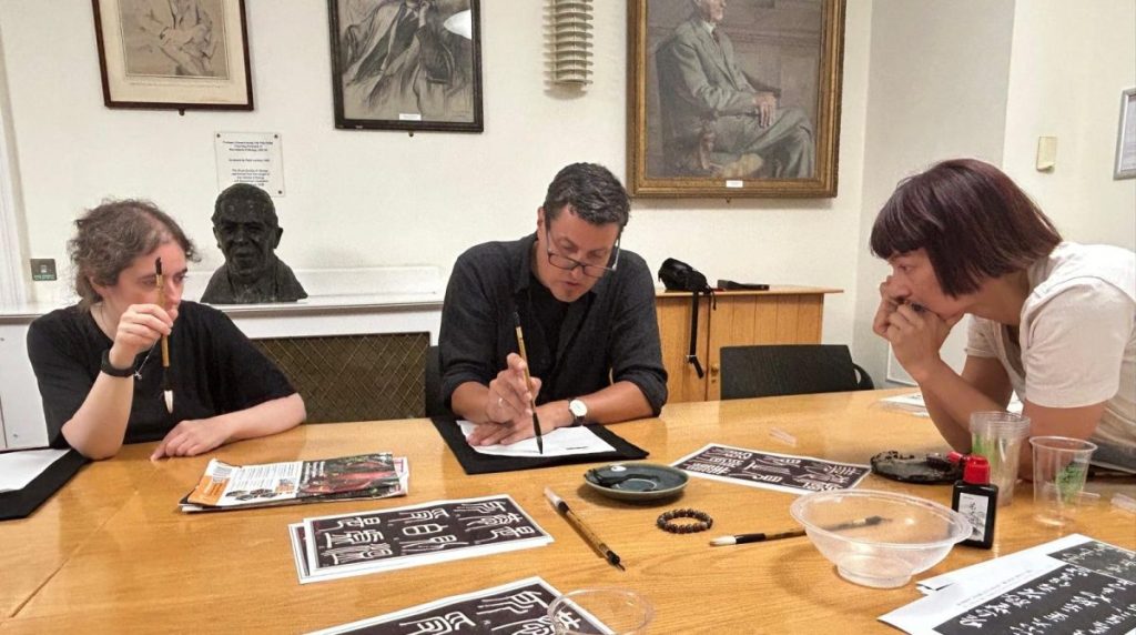 experiencing-writing-at-our-recent-chinese-calligraphy-workshop