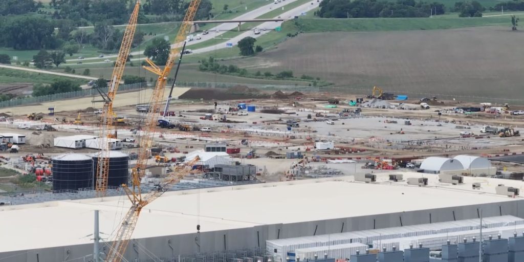 improper-redaction-reveals-google-data-center-water-and-electricity-usage
