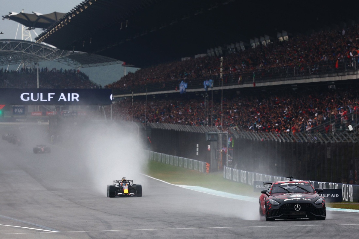powerless-f1-drivers-frustrated-by-bahrain-f1-software-glitch