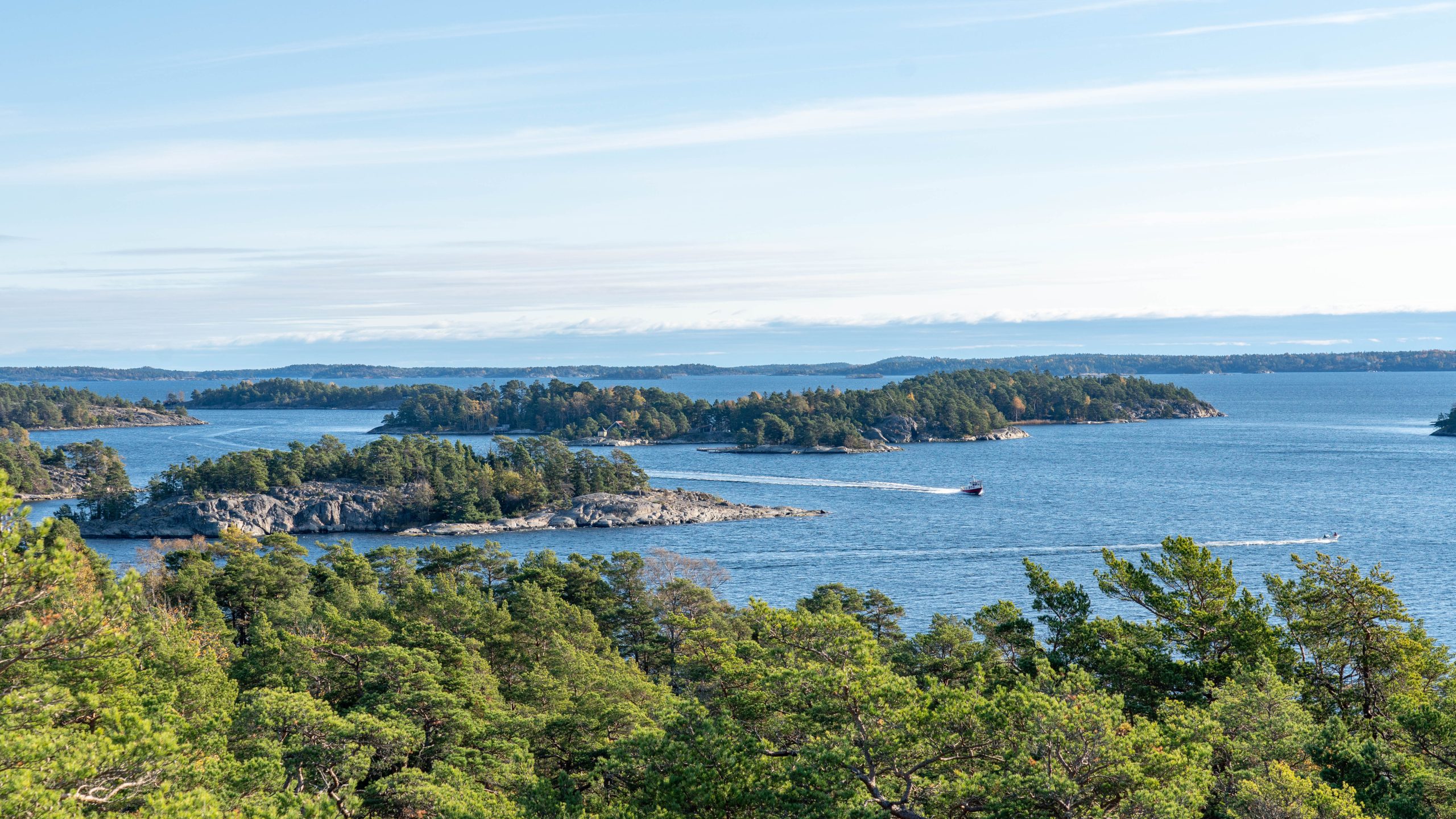 Utsikt över skärgården från Björnö naturreservat på Ingarö