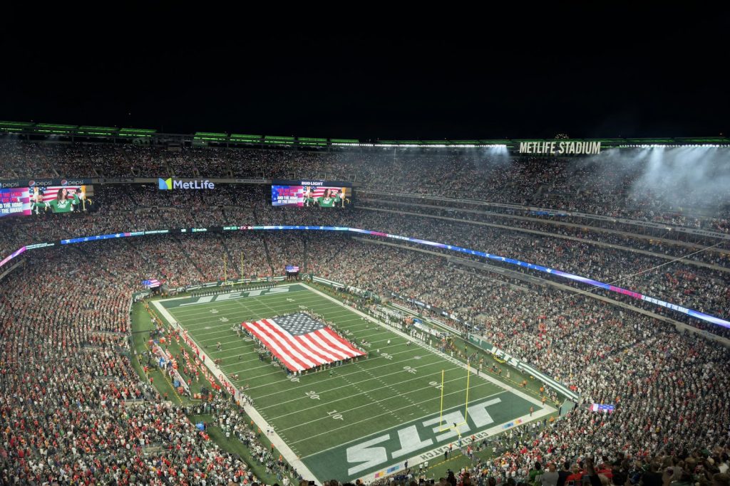 Fullsatt MetLife Stadium i East Rutherford, New Jersey, under en kvällsmatch