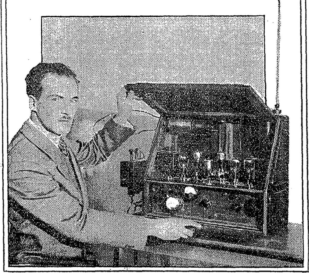 Léon Theremin spelar sin etherphone, 1920-talet